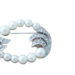 Vintage Pearl & Rhinestone Brooch Pin